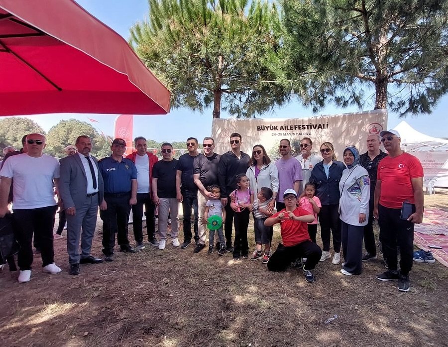 ALTINOVA'DA AİLE FESTİVALİ YAPILDI