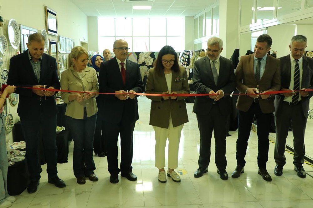 HALK EĞİTİM YIL SONU SERGİSİ AÇILDI