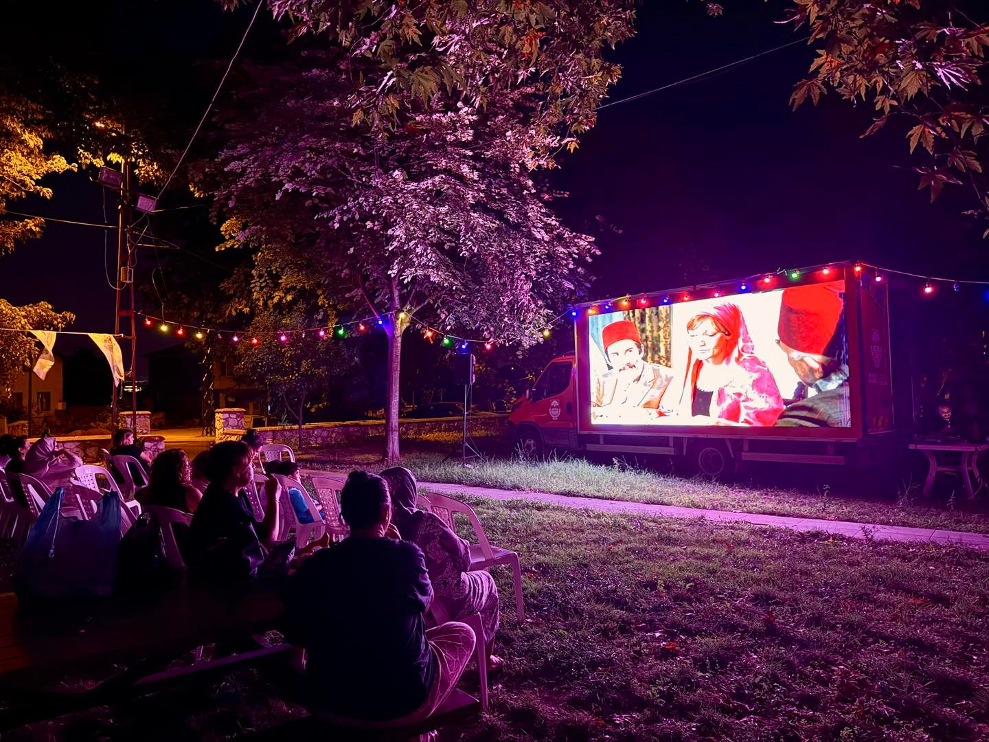 SOĞUCAK KÖYÜNDE AÇIK HAVA SİNEMASI