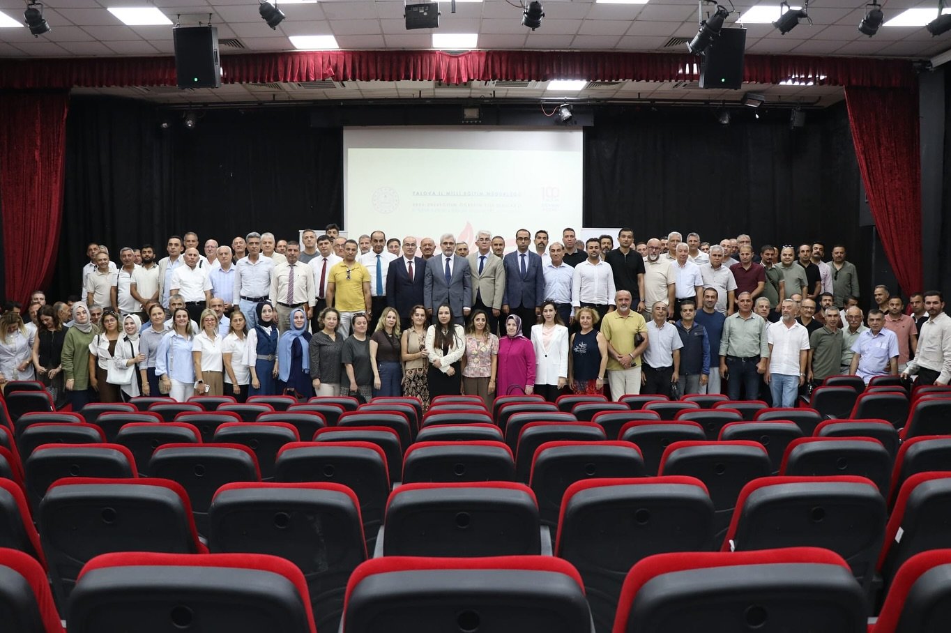 MİLLİ EĞİTİMDE OKUL MÜDÜRLERİ TOPLANDI