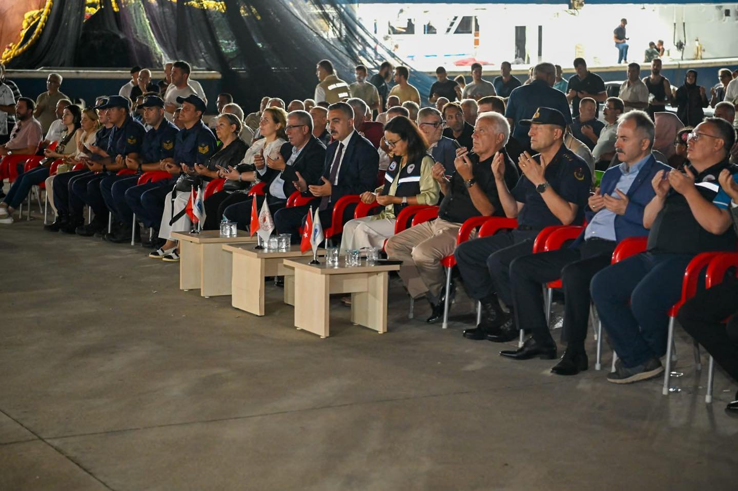 ARMUTLU'DA BALIK AV SEZONU AÇILDI