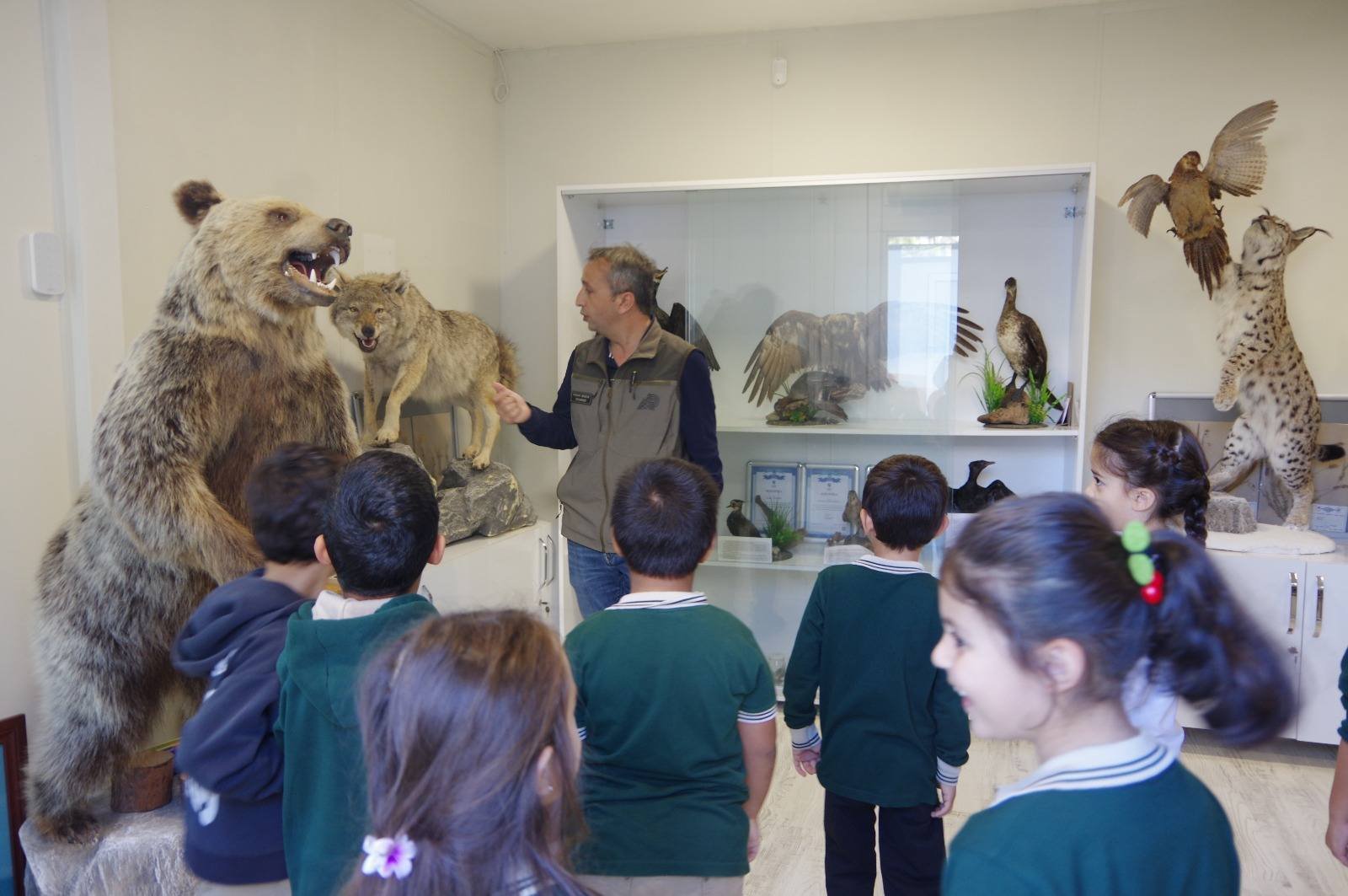 ÖĞRENCİLER DOĞAL YAŞAMI ÖĞRENİYOR