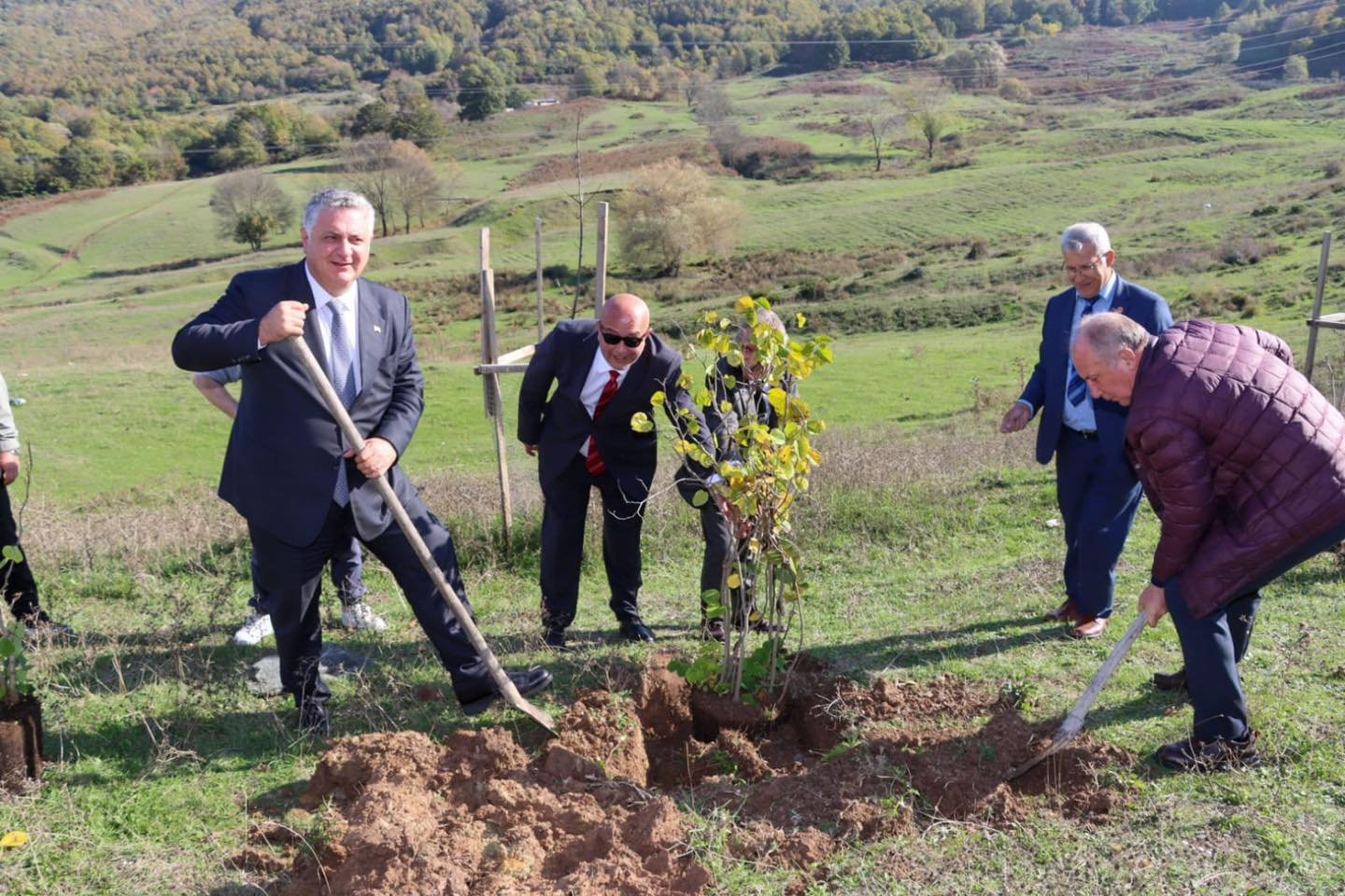 ELMALIK'TA 10 KASIM HATIRA ORMANI