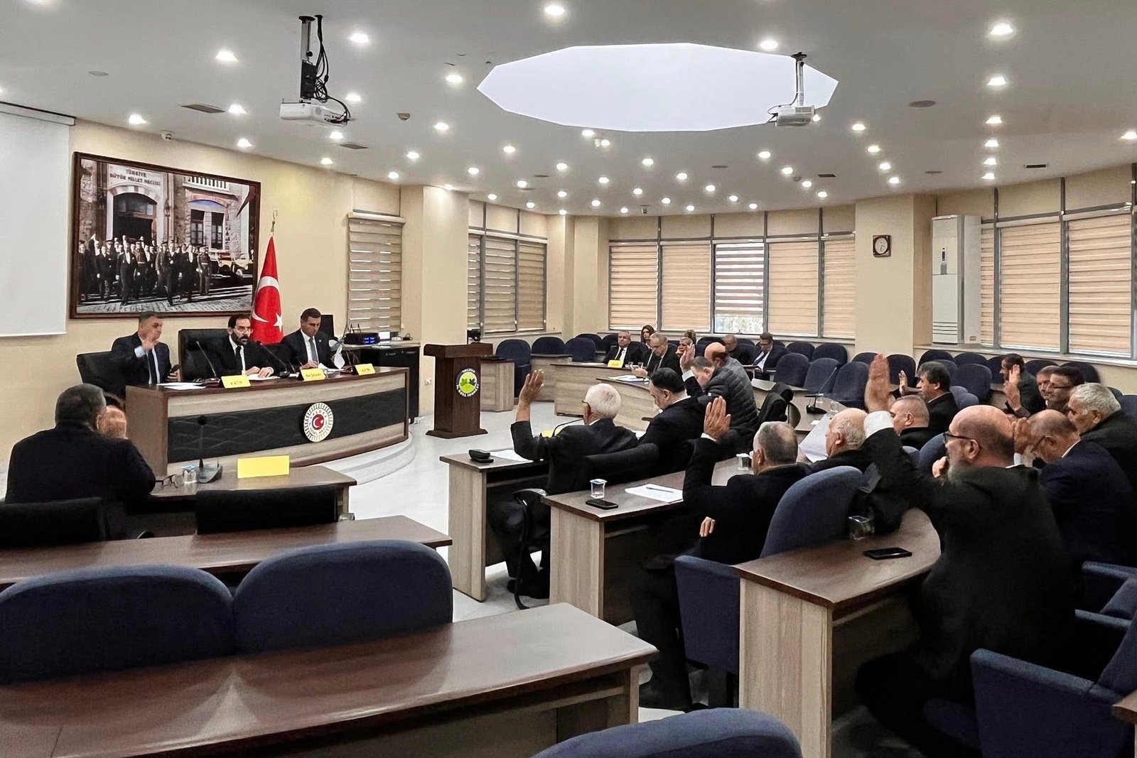 ÖZEL İDARE BÜTÇESİ 1 MİLYAR 250 MİLYON TL