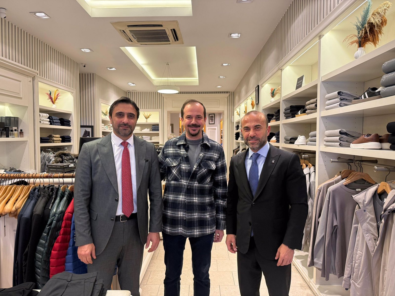 AK PARTİ'DEN ESNAF ZİYARETLERİ YAPILDI