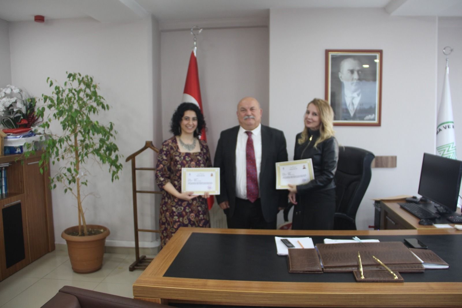 MEHMET AKİF ERSOY ORTAOKULUNA BAŞARI BELGESİ.