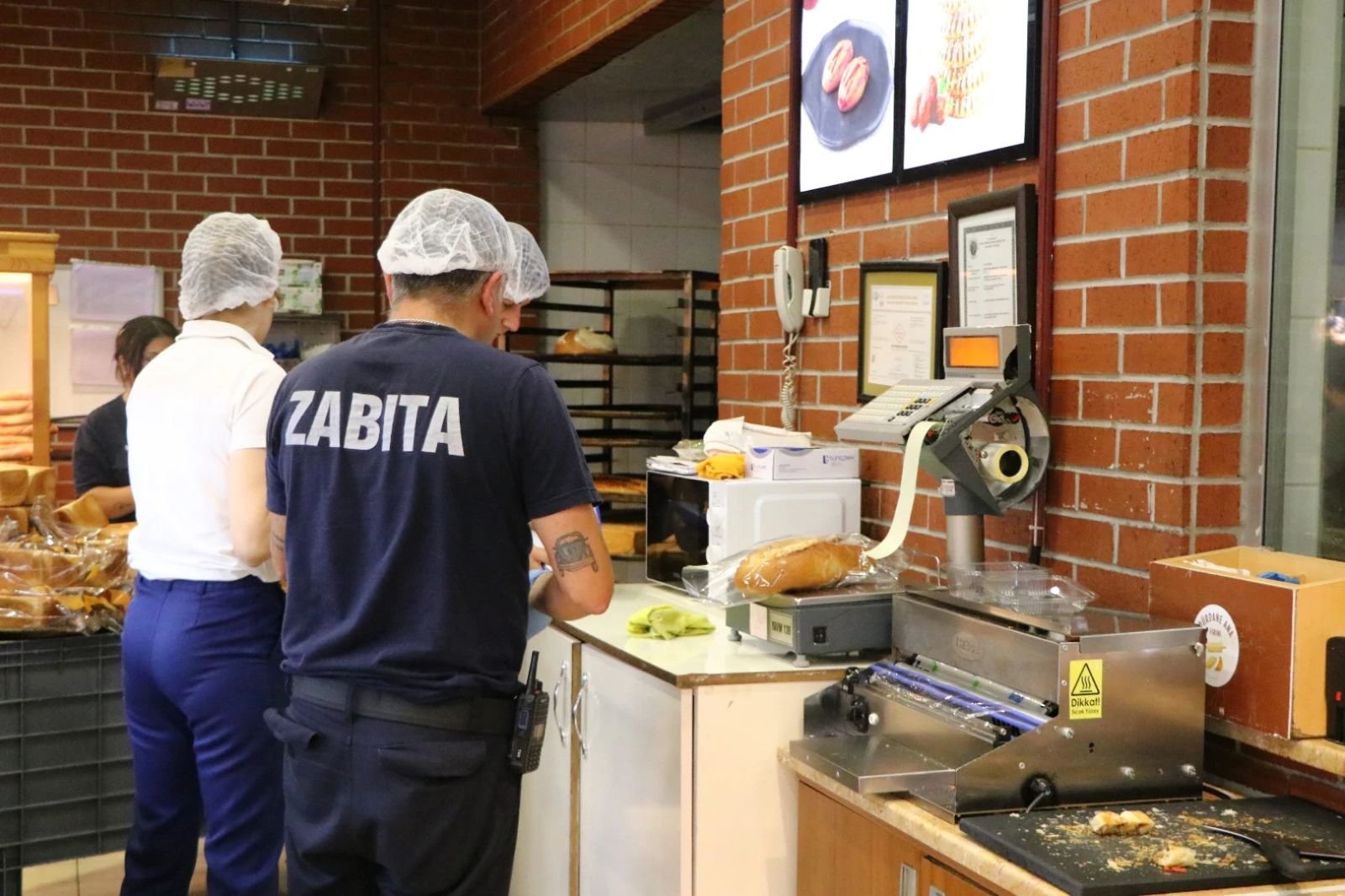 ÇİFTLİKKÖY'DE HİJYEN VE GRAMAJ DENETİMİ