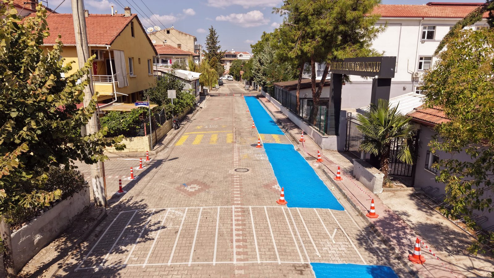 YALOVA’DA BİR SOKAK KOMPLE DÖNÜŞÜYOR