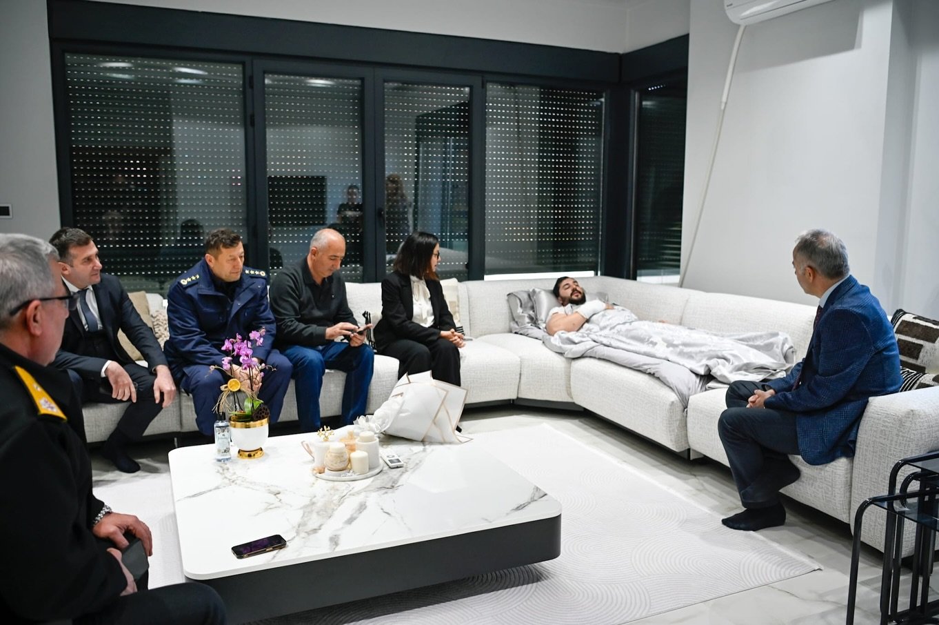 VALİ KAYA'DAN YARALI POLİSLERE ZİYARET