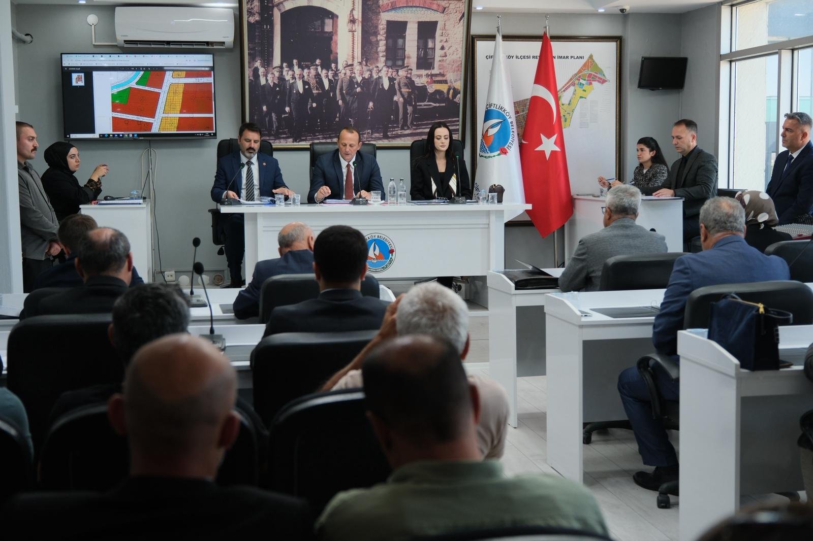 ÇİFTLİKKÖY BELEDİYE MECLİSİ TOPLANDI