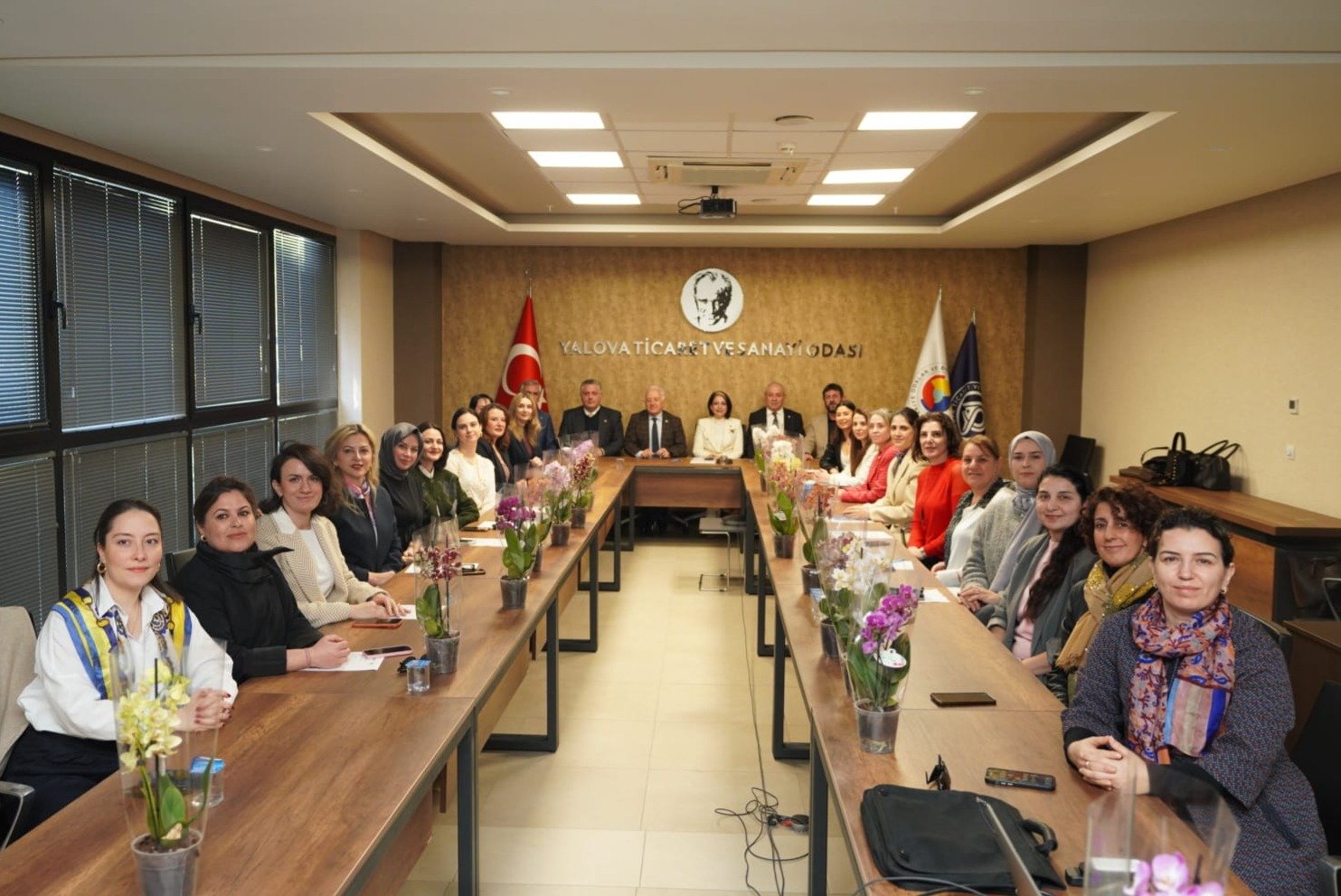 YTSO KADIN GİRİŞİMCİLERE KUTLAMA