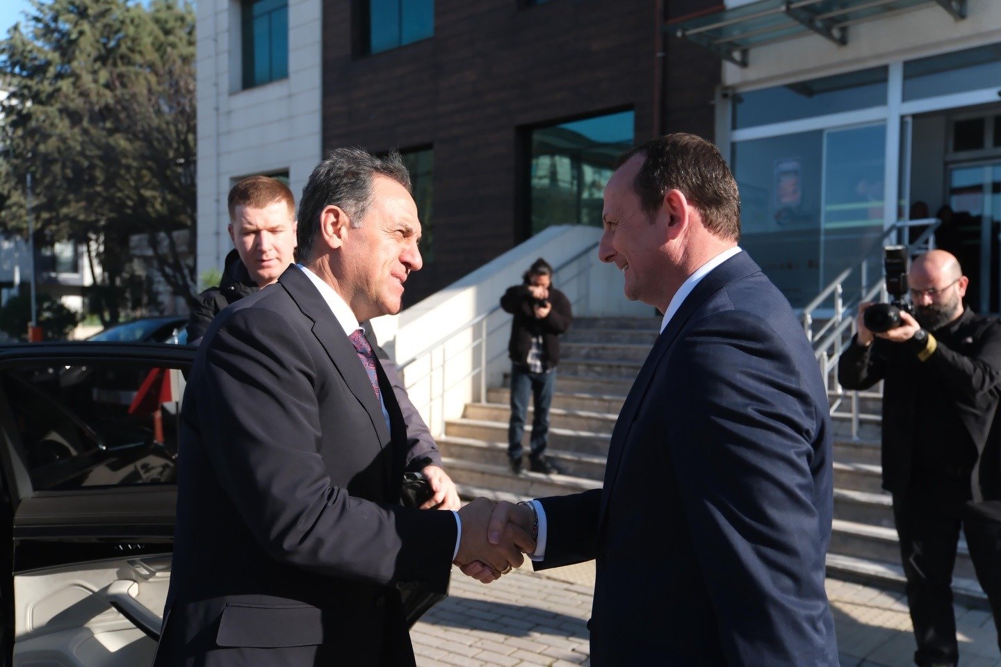 VALİ USTA'DAN İLÇELERE ZİYARET YAPILDI