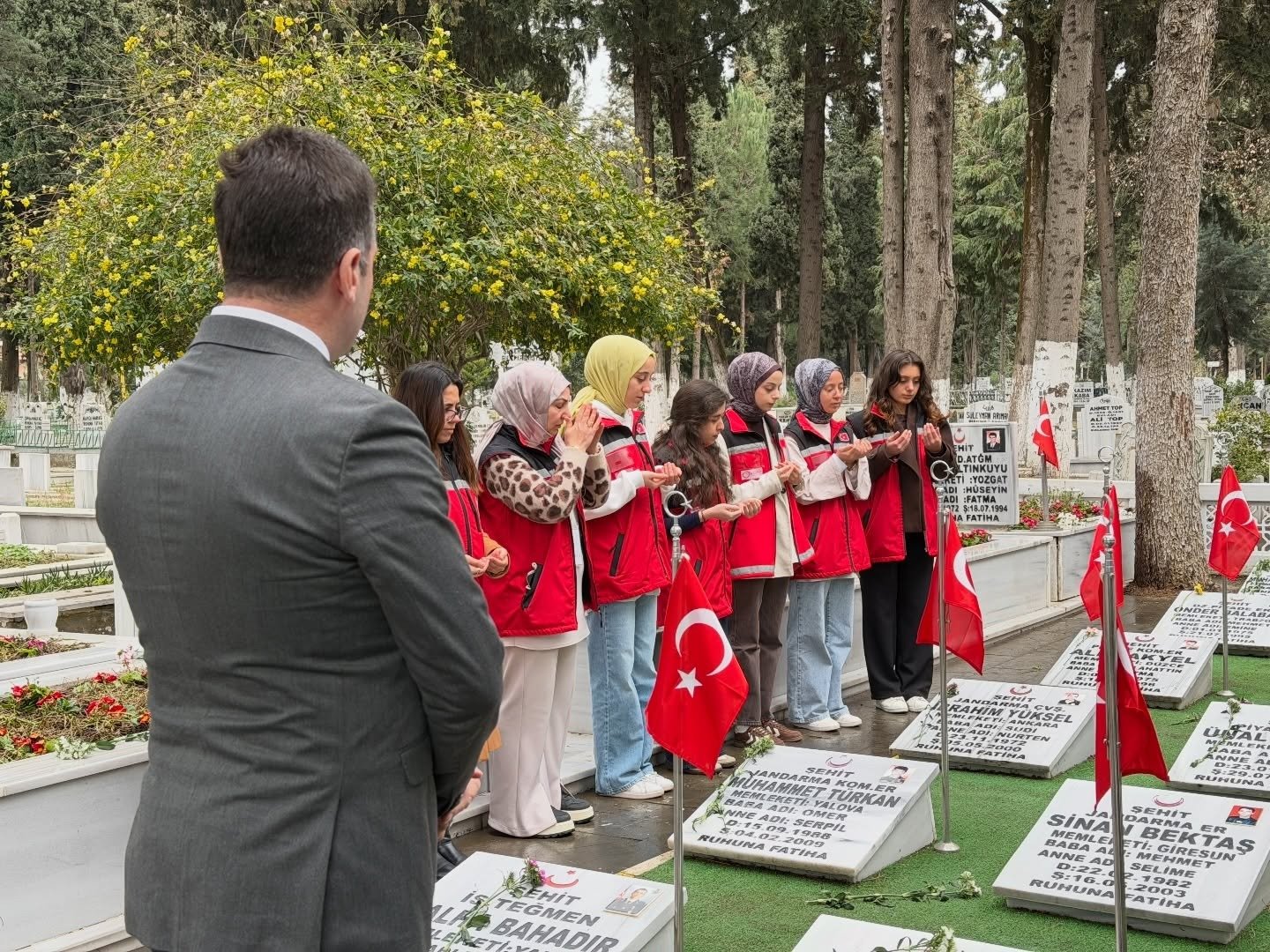 ŞEHİT MEZARLIKLARI İÇİN SEFERBERLİK