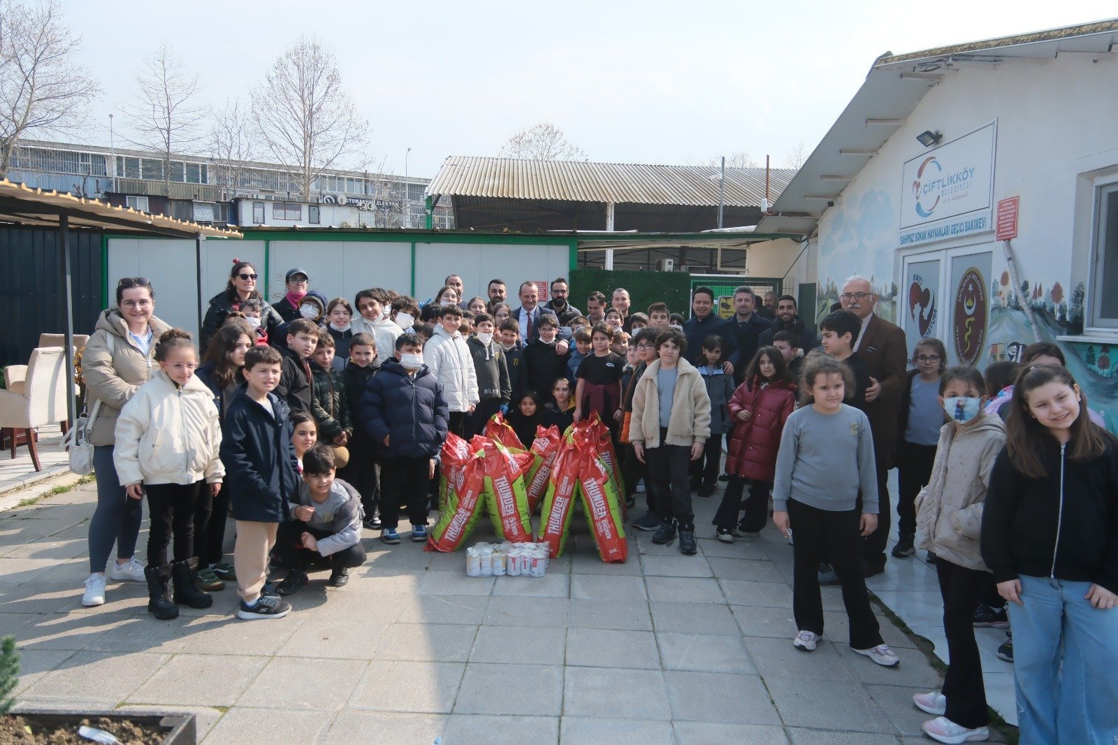 ÇİFTLİKKÖY'DE CAN DOSTLARA TAM DESTEK