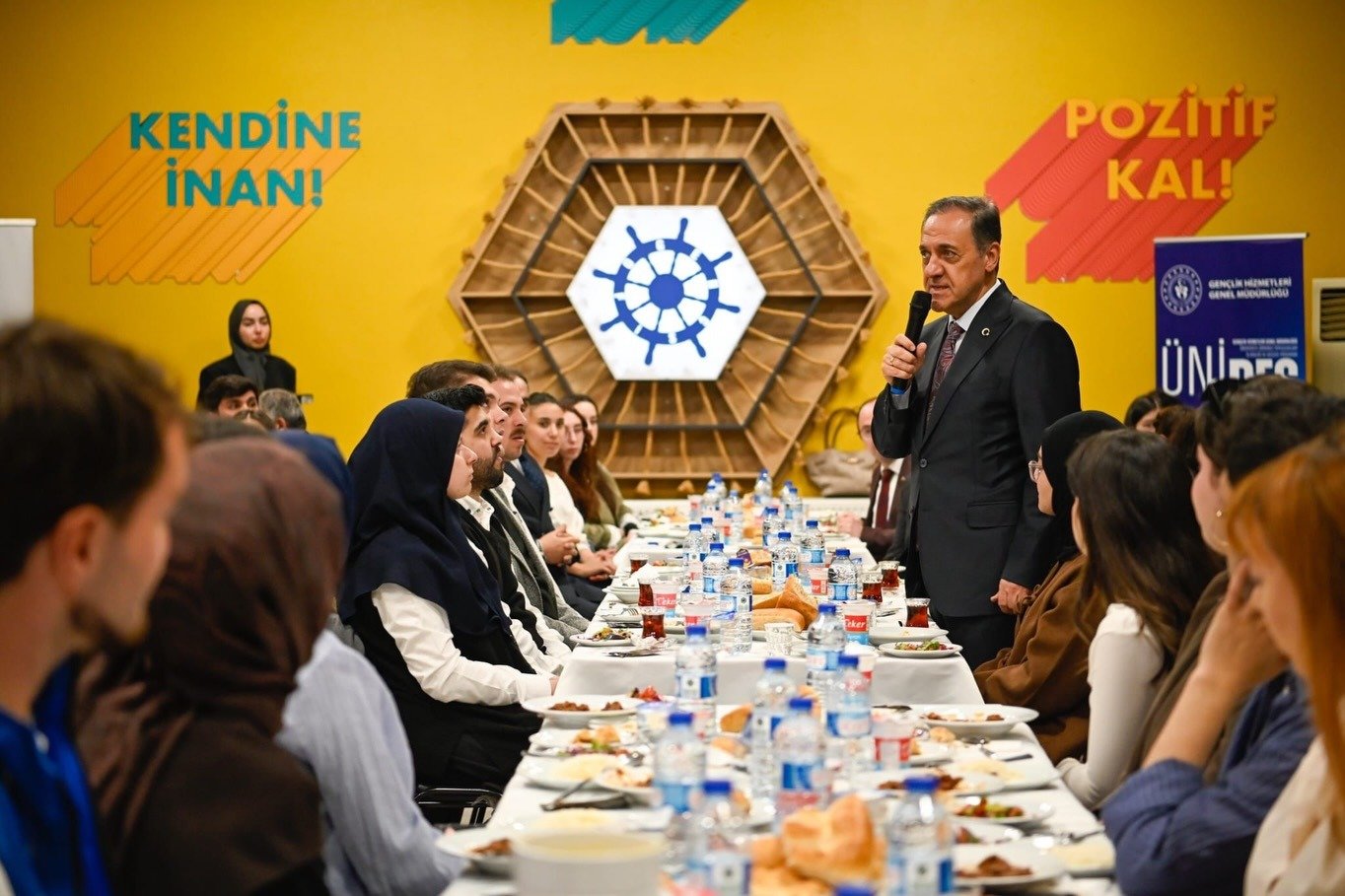 KAMPÜSTE GENÇLERLE İFTAR PROGRAMI