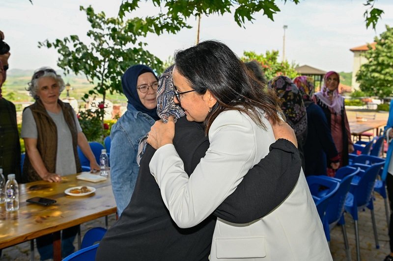 VALİ KAYA'DAN LALEDERE KÖYÜNE ZİYARET