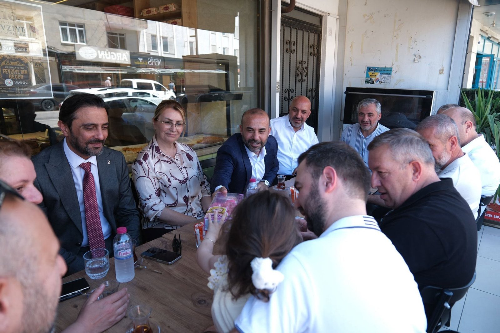 AK PARTİ ALTINOVA'DA ESNAF ZİYARETLERİ