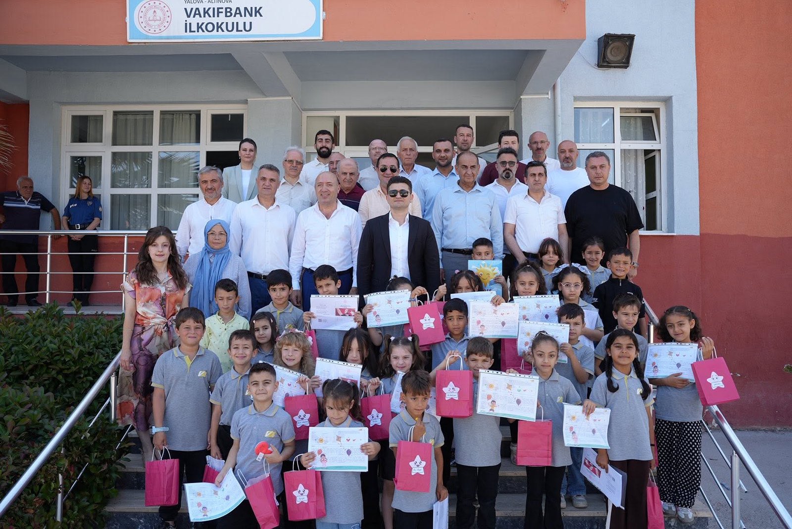 ALTINOVA'DA KARNE SEVİNCİ YAŞANDI