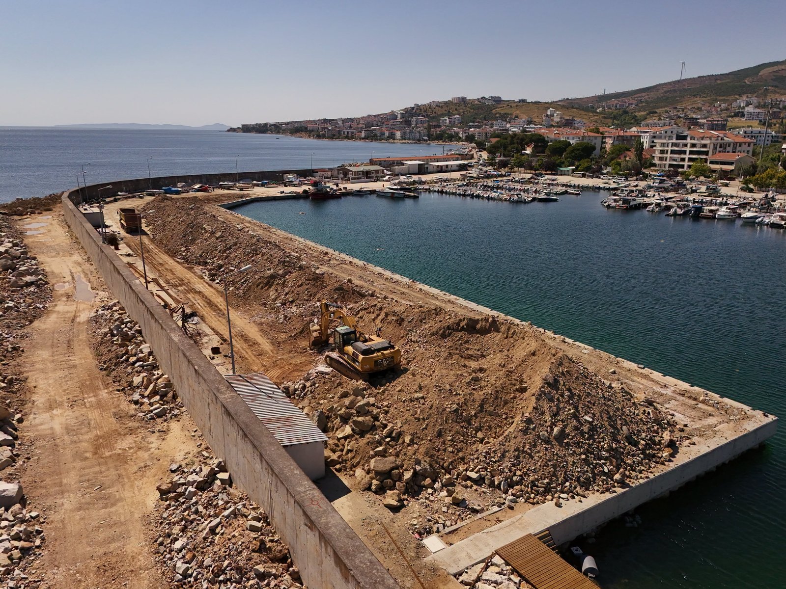 ARMUTLU İLÇE LİMANINDA YENİ DÜZENLEME