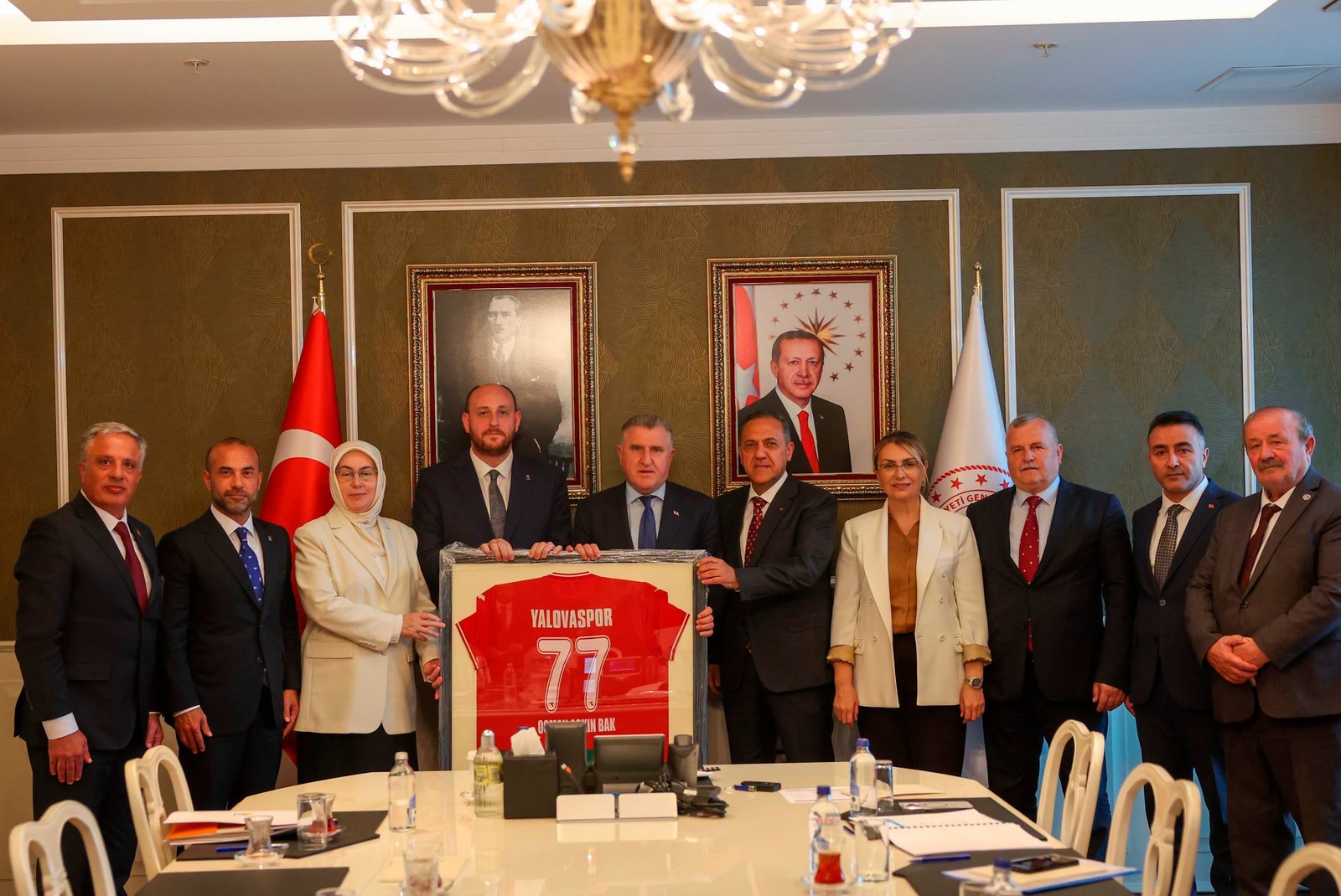 YALOVA HEYETİ BAKAN BAK'I ZİYARET ETTİ