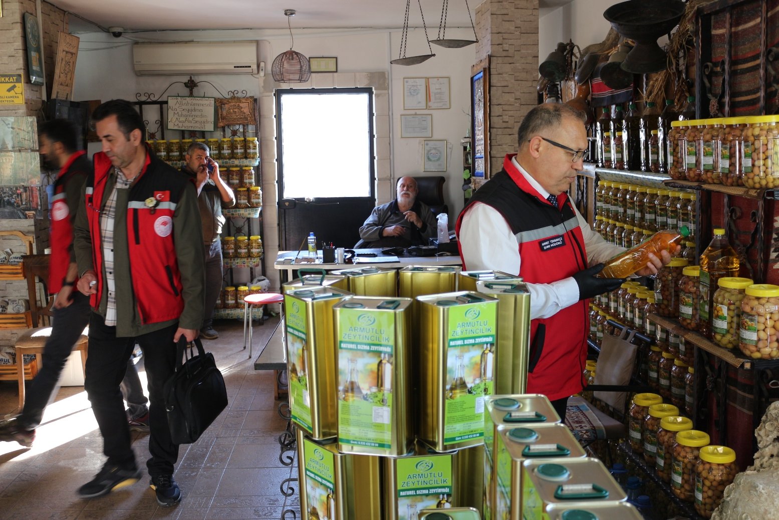 ARMUTLU İLÇESİNDE GIDA DENETİMLERİ