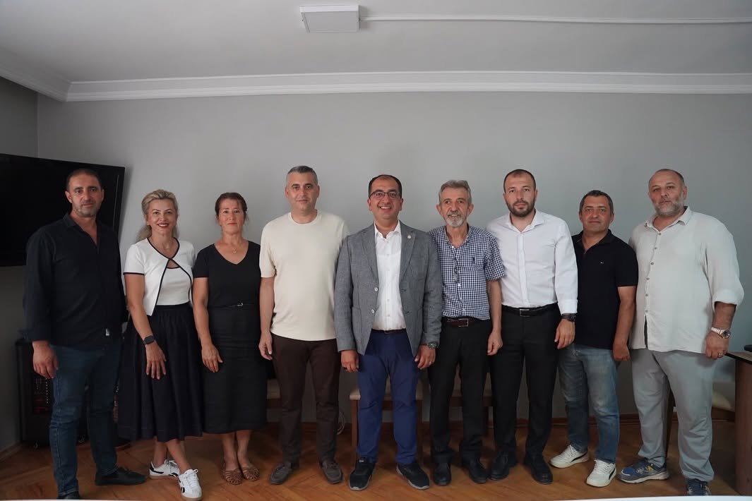 YENİ PARTİ KADIKÖY'DE FİRE VERMEDİ    