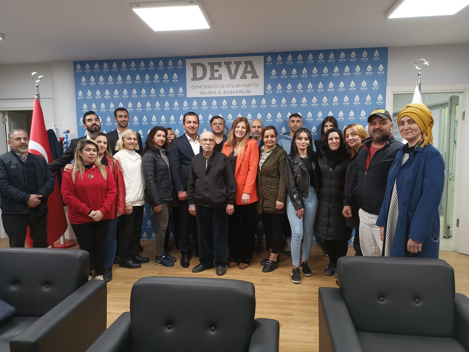 DEVA PARTİSİNE KATILIMLAR SÜRÜYOR