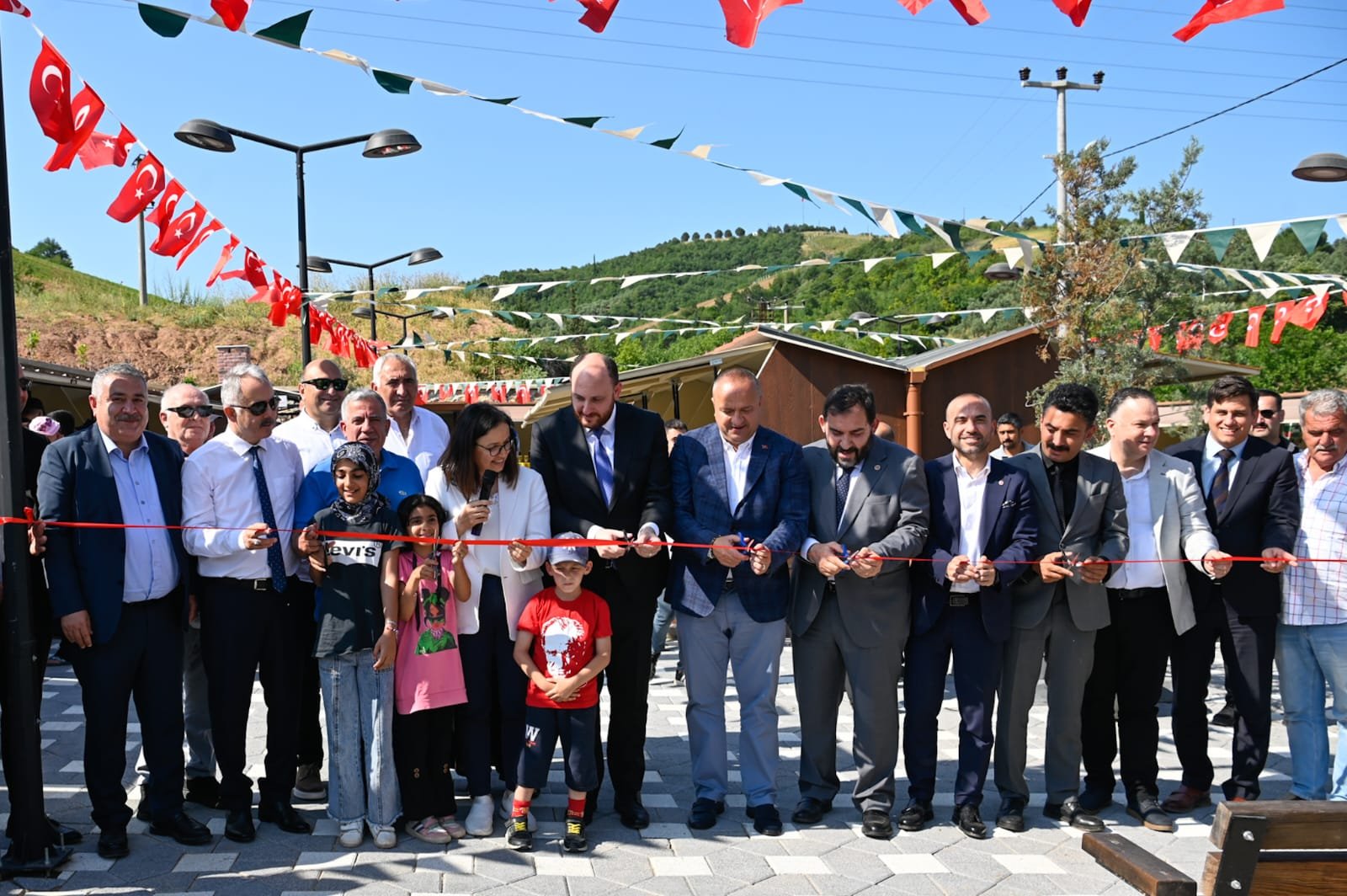 ŞENKÖY KÖYLÜ PAZARINDA AÇILIŞ YAPILDI