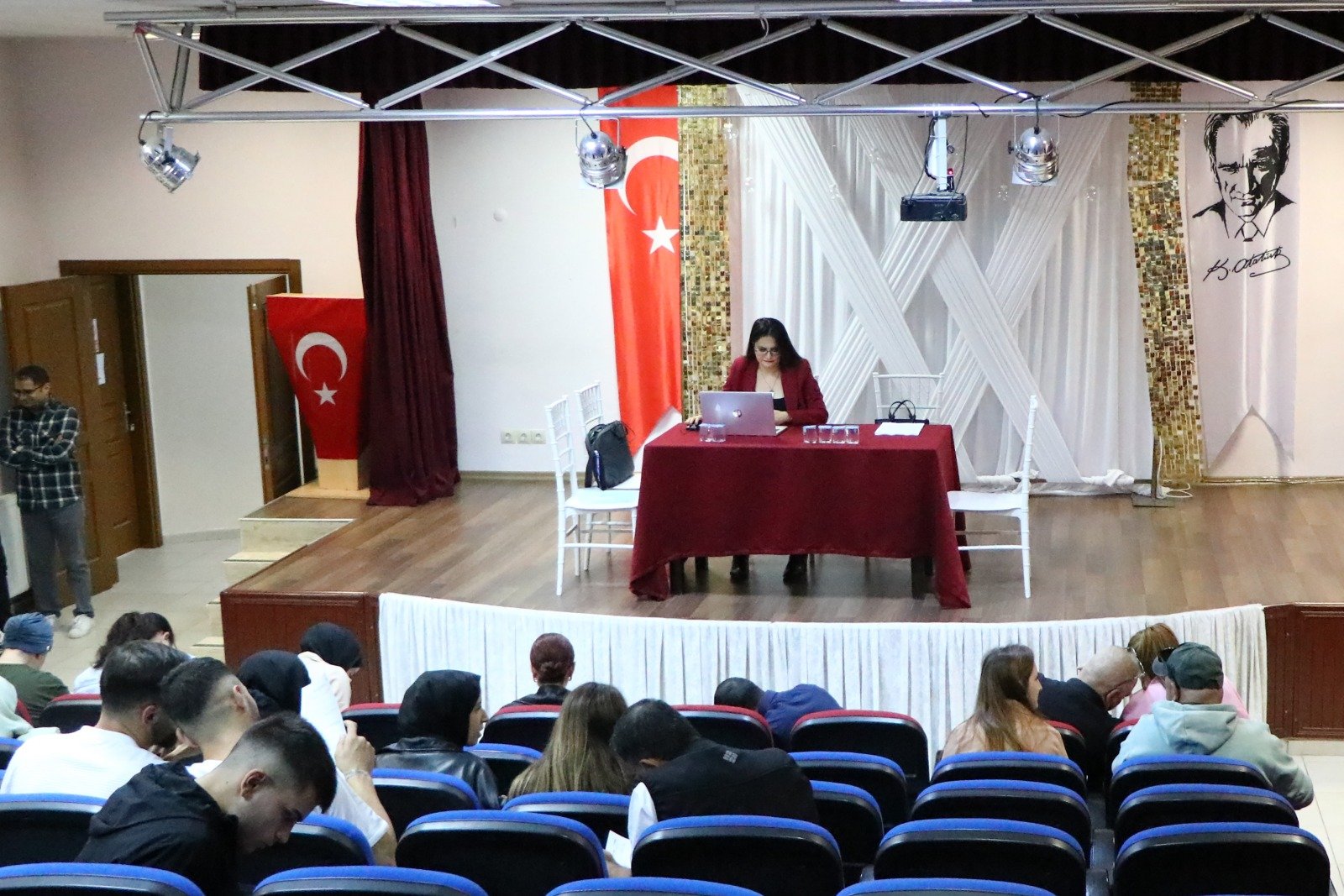 ÇİFTLİKKÖY 'DEN İSTİHDAMA KÖPRÜ