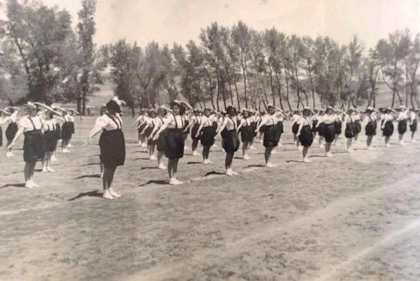 1937 YILI YALOVA'DA 19 MAYIS COŞKUSU