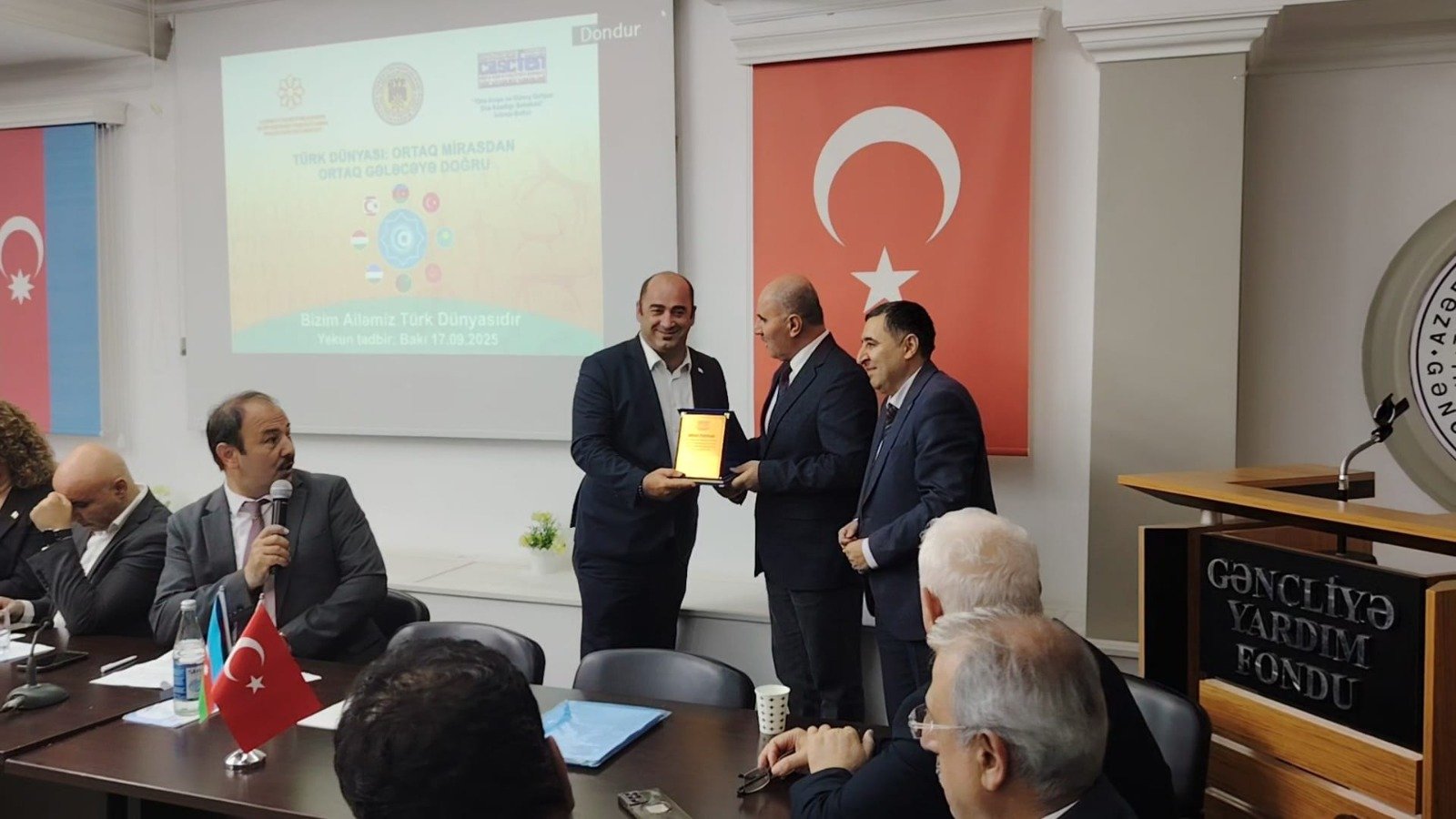 PEHLİVAN’A AZERBAYCAN’DAN ÖDÜL