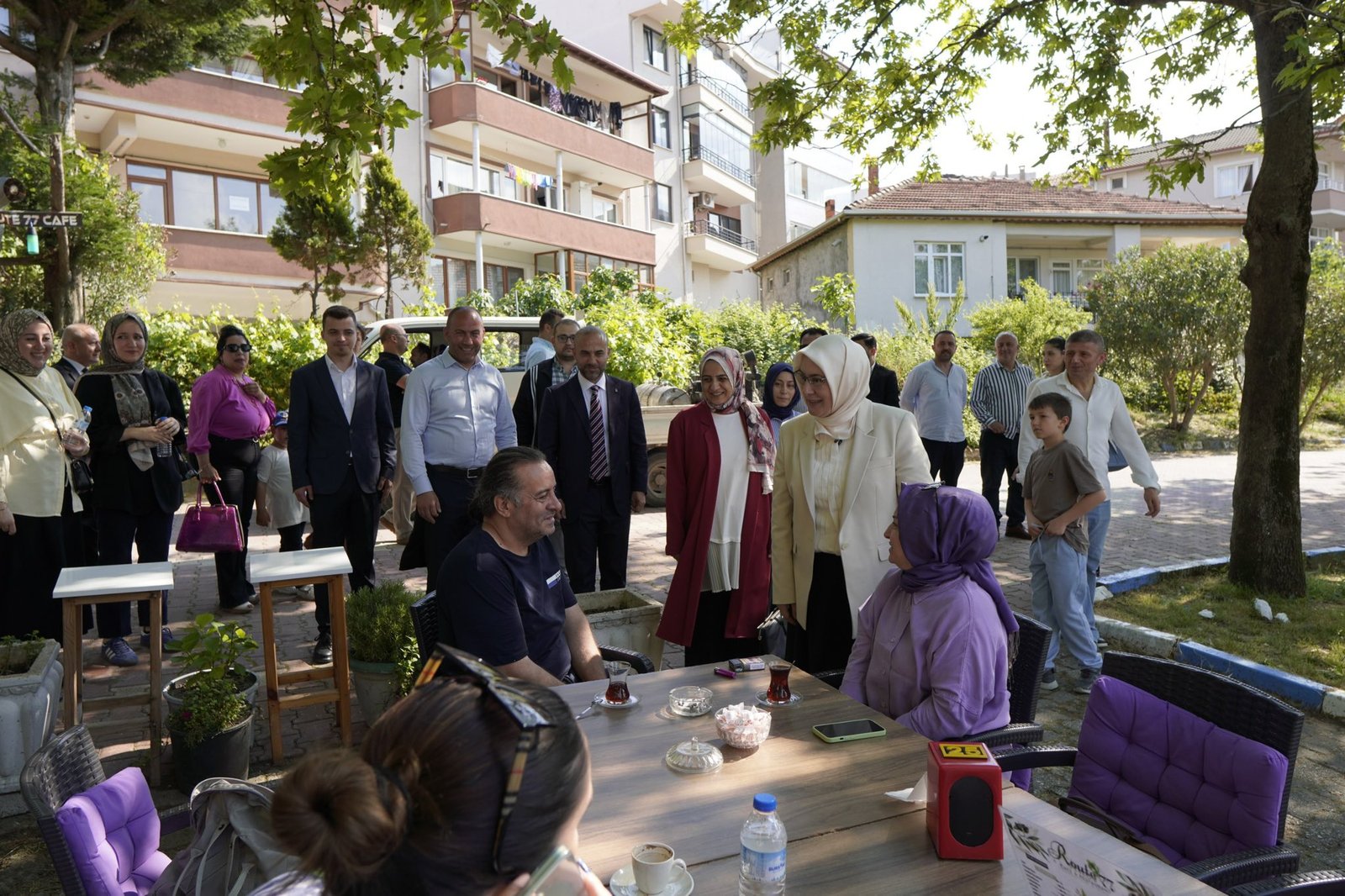 AK PARTİ'DEN KÖYLERE BAYRAM ZİYARETİ