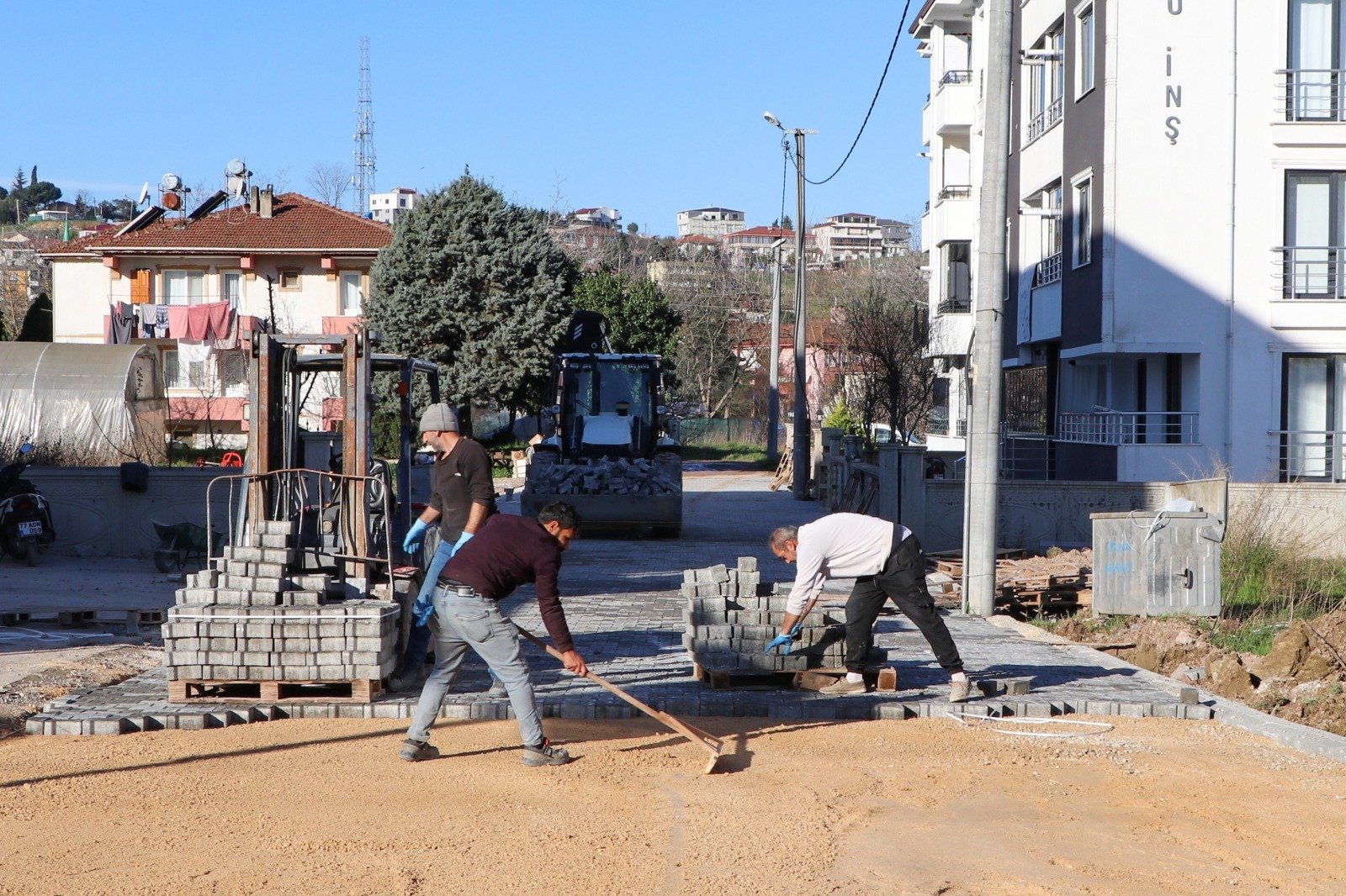 ÇİFTLİKKÖY’DE ALTYAPI ÇALIŞMALARI 