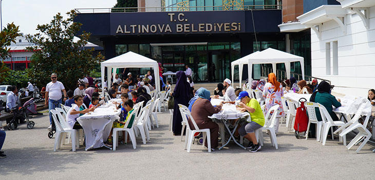 ALTINOVA'DA DEPREM ŞEHİTLERİ İÇİN MEVLİT