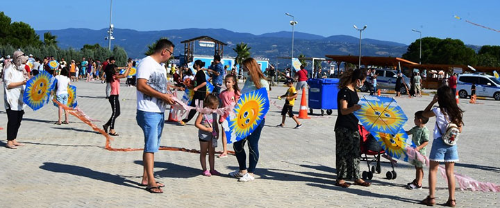 ALTINOVA'DA ÇOCUKLAR DOYASIYA EĞLENDİ