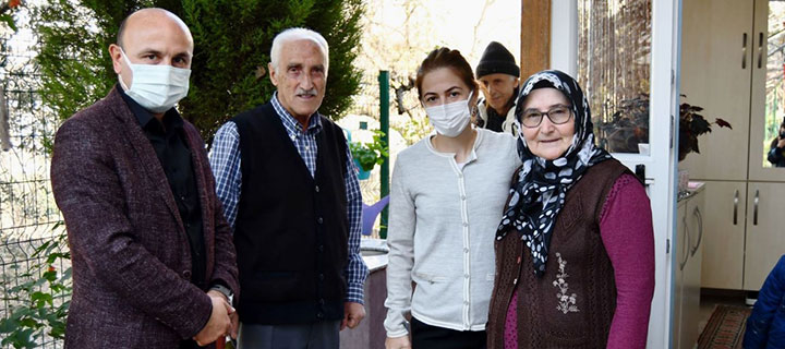 ALTINOVA'DA YAŞLILARA SALGIN UYARISI