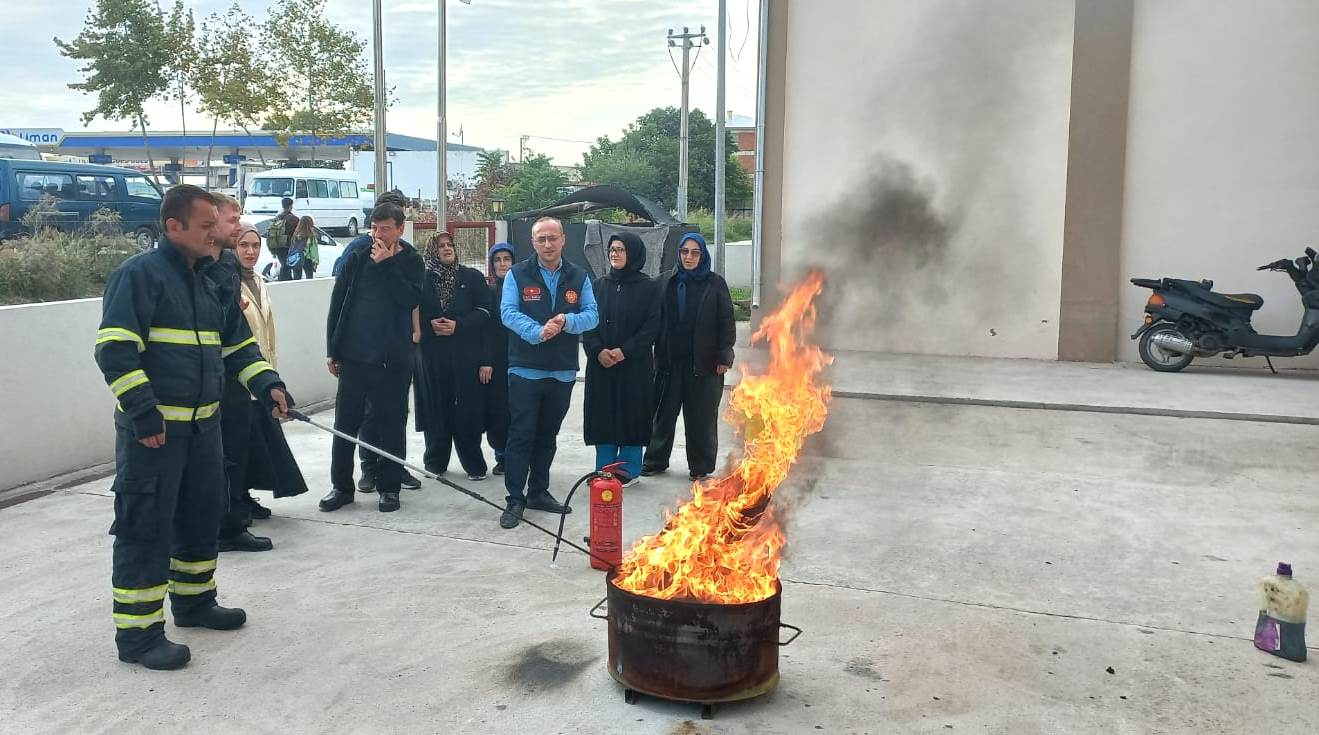 AŞEVİ PERSONELLERİNE YANGIN EĞİTİMİ....