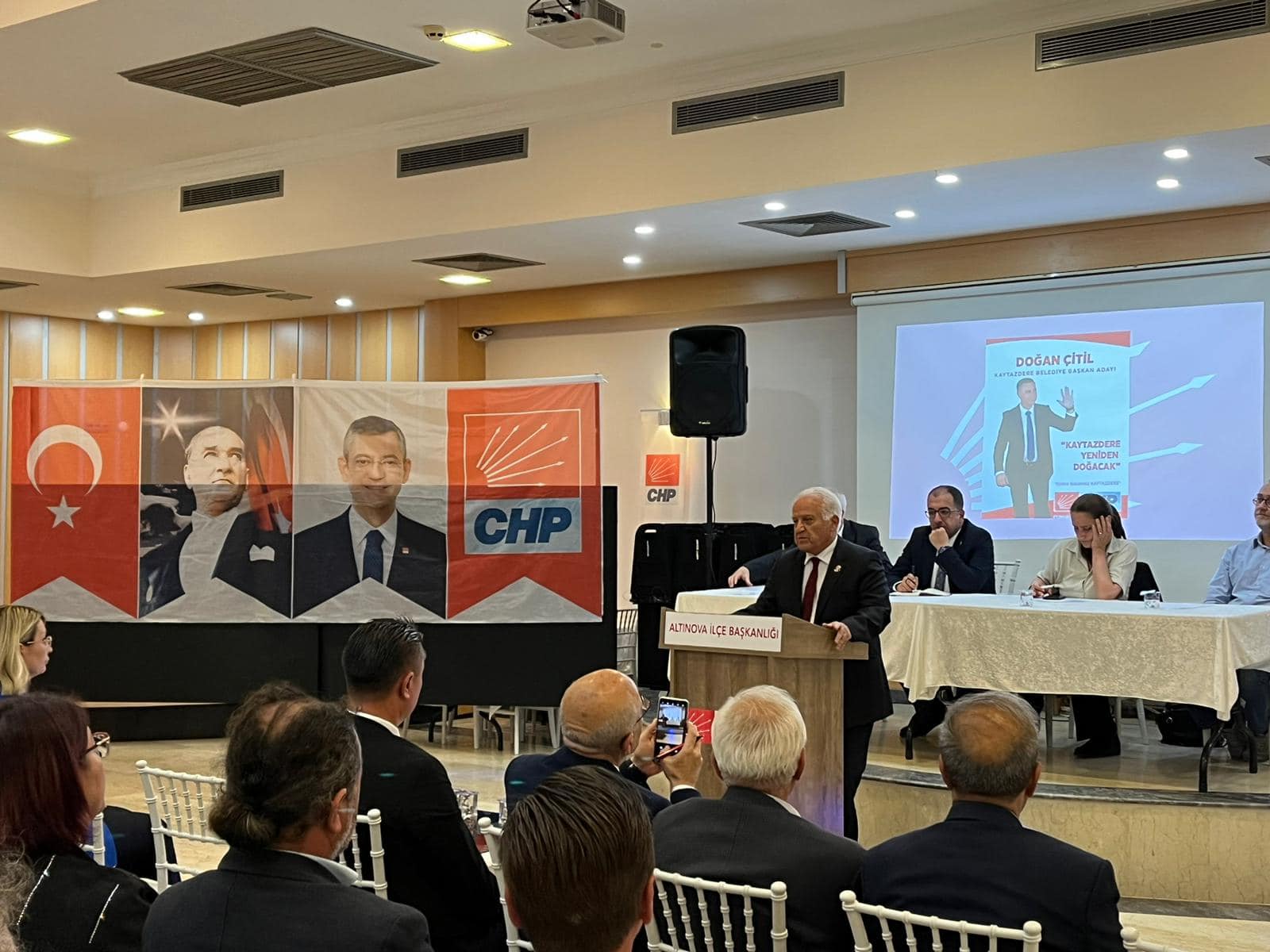 CHP ALTINOVA'DA DANIŞMA TOPLANTISI