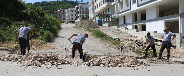 ÇINARCIK'DA YAĞMUR SUYU HATTI ÇALIŞMASI