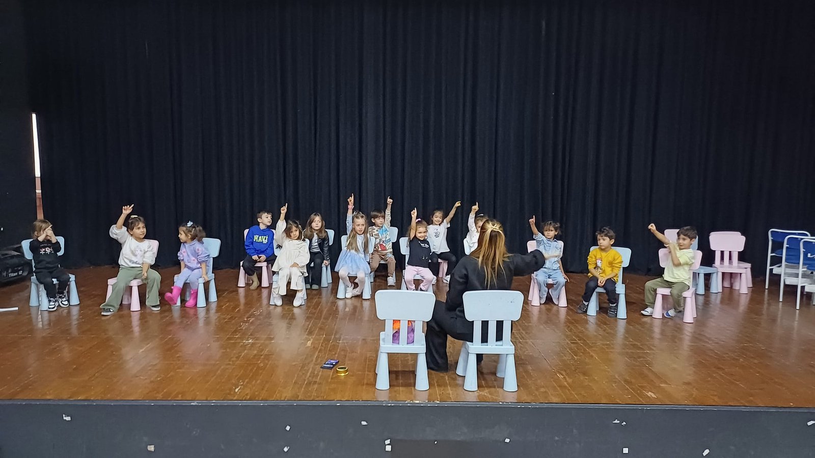 YALOVA’DA OKUL ÖNCESİ YARATICI DRAMA KURSU MİNİKLERİN HAYAL DÜNYASINI GENİŞLETİYOR