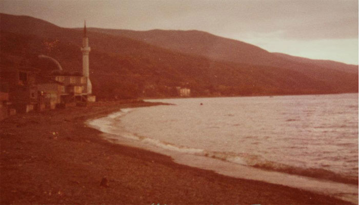 1955 YILINDA ESENKÖY CAMİ VE SAHİLİ