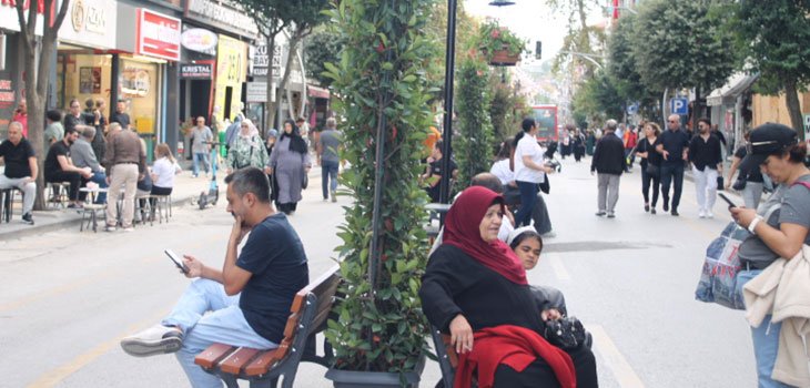 KALDIRIMLAR İŞGALCİLERİN SOKAKLAR BİZİM