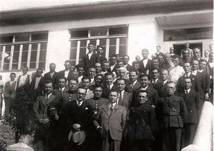 1932 YILINDA YALOVA KADIKÖY'DE TÖREN