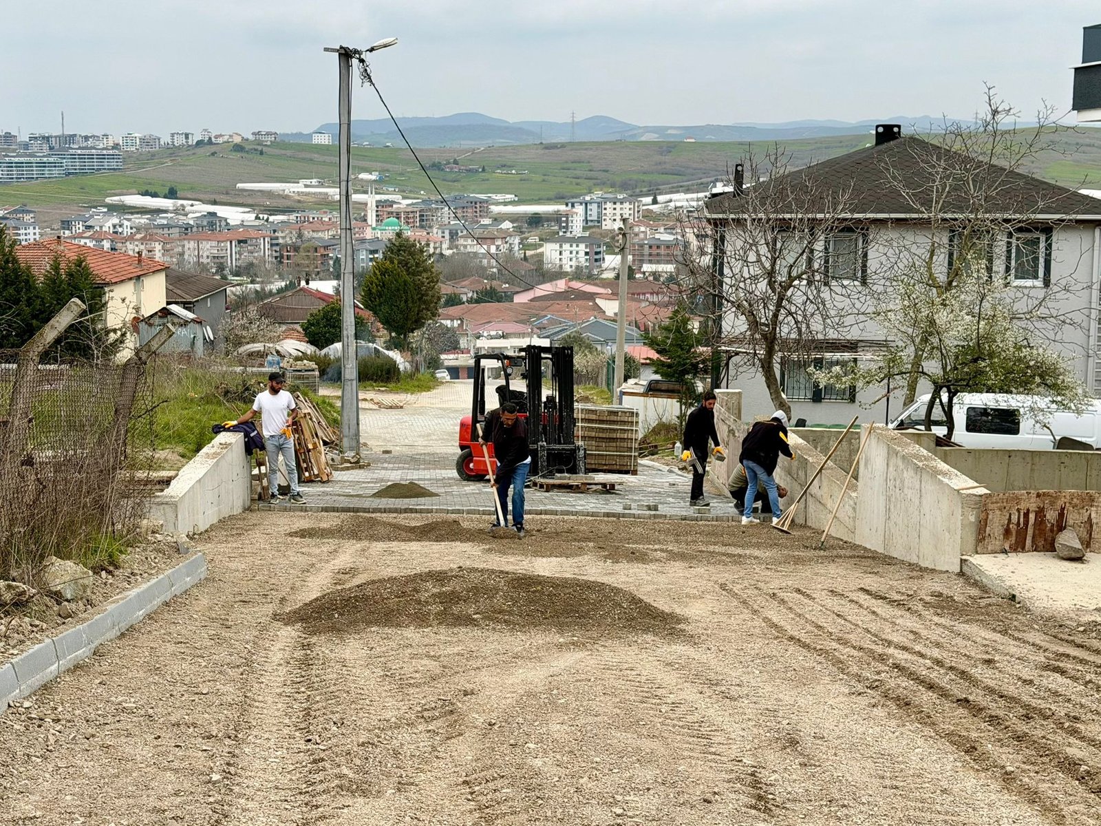 PARKE YOL BAKIM ONARIM ÇALIŞMALARI 