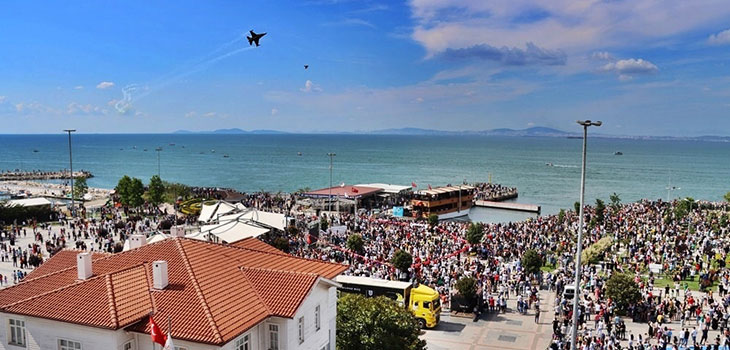 SOLOTÜRK YALOVA''DA GÖSTERİ UÇUSU YAPTI