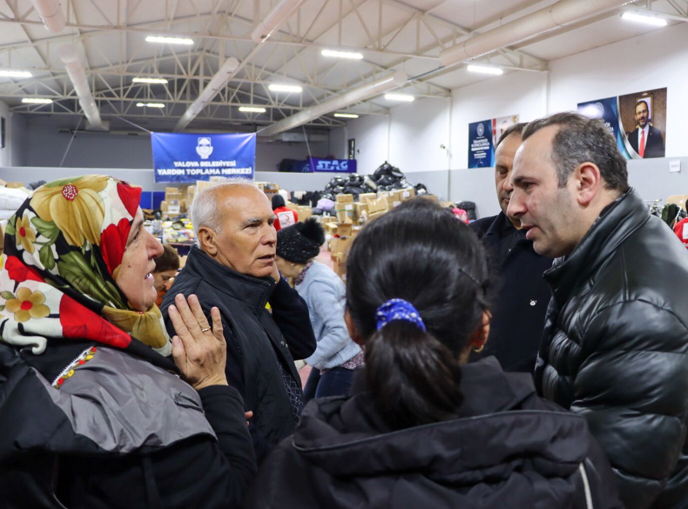 DEPREMZEDELER İÇİN SOSYAL MARKET AÇILDI