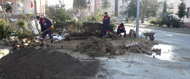 SUBAŞI'NDA PARKLARA BAKIM VE ONARIM