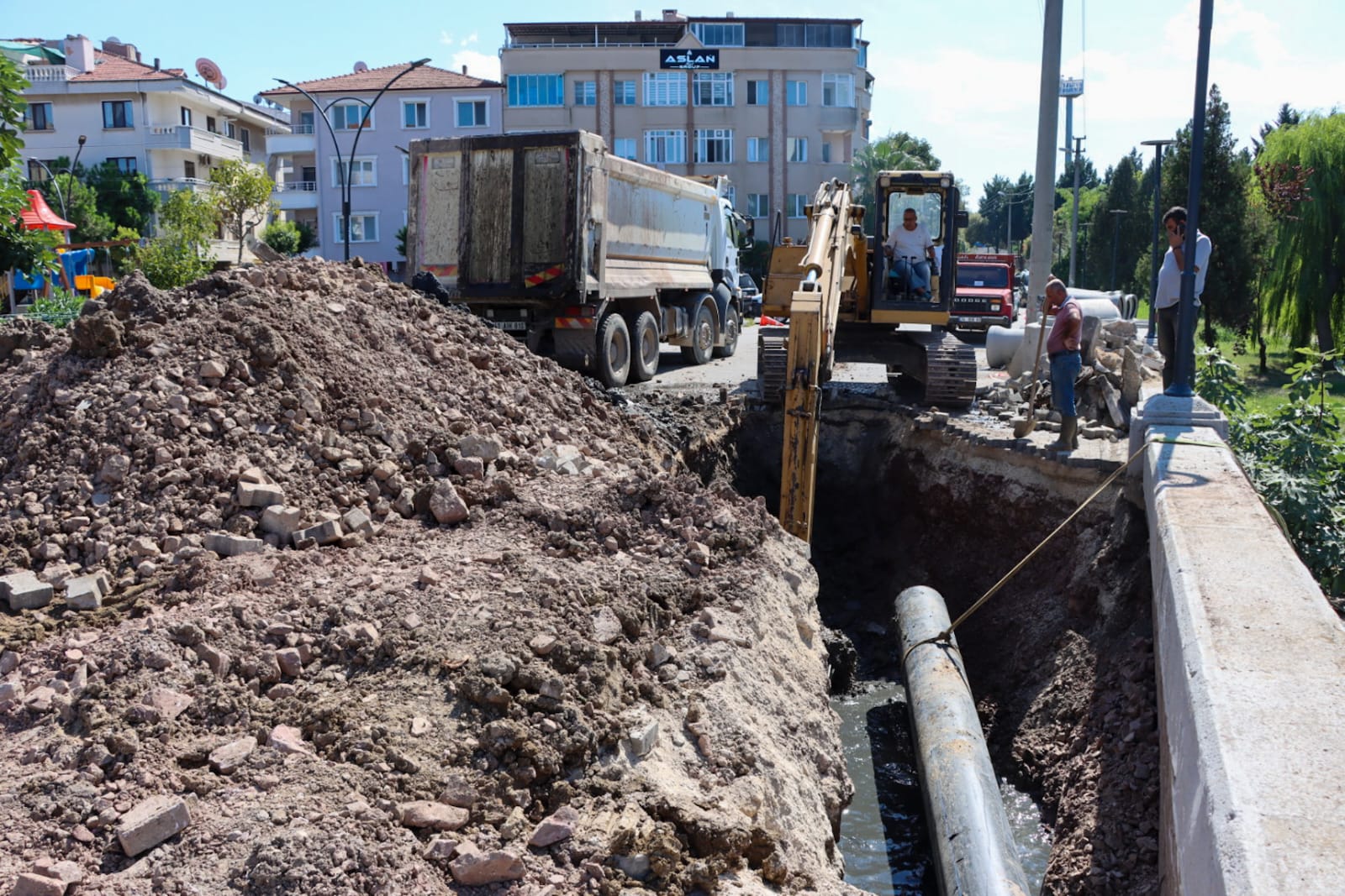 DERE MAHALLESİ’NDE ALT YAPI ÇALIŞMASI