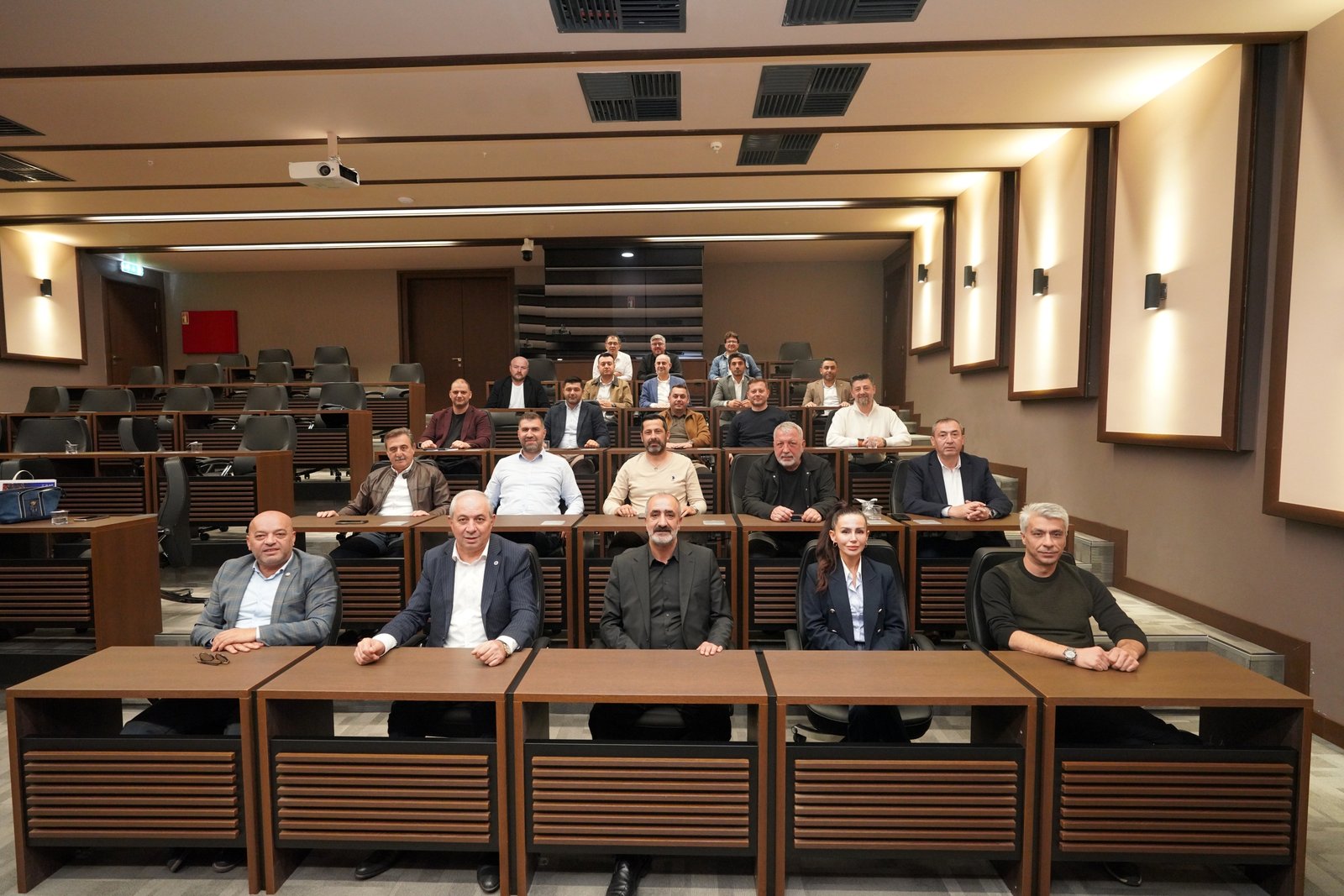 BEYAZ LİSTEDEN DEMİRYÜREK'E DESTEK