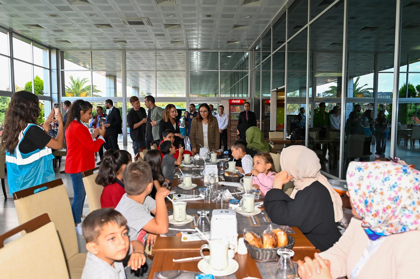 VALİ KAYA'DAN SÜNNET ÇOCUKLARINA ZİYARET